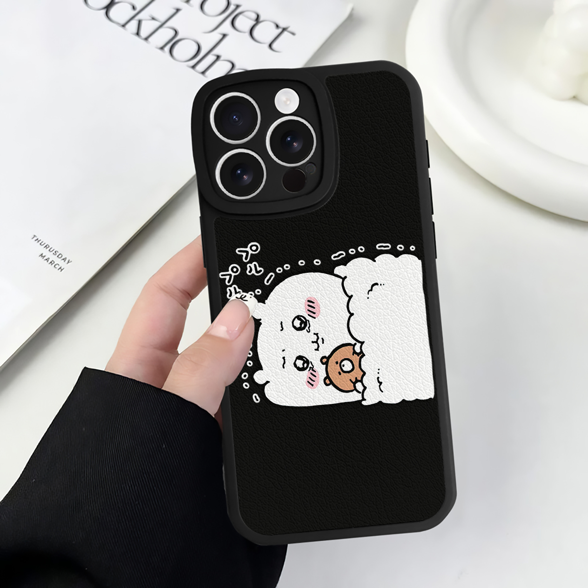 （画像用） ちいかわ ちいかわ Chii-kawa chiikawa 【iPhone 16シリーズ対応】シリコンスマホケース（レザー調） 材質：シリコン